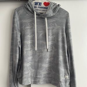 Ladies Vuori light camo pullover